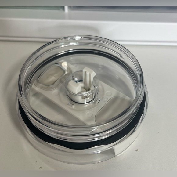 Stanley Lunar New Year 30 Oz NWOT - Picture 8 of 8